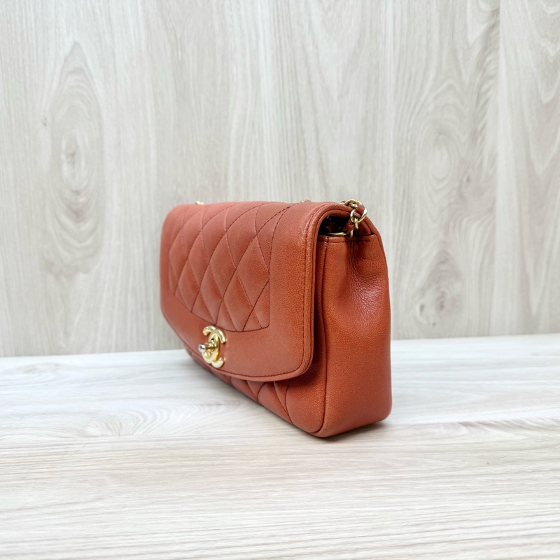 CHANEL磚紅色牛皮金釦Diana肩背包A92734-2