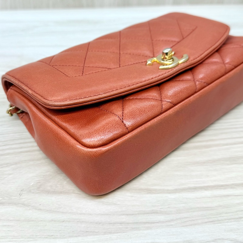 CHANEL磚紅色牛皮金釦Diana肩背包A92734-11