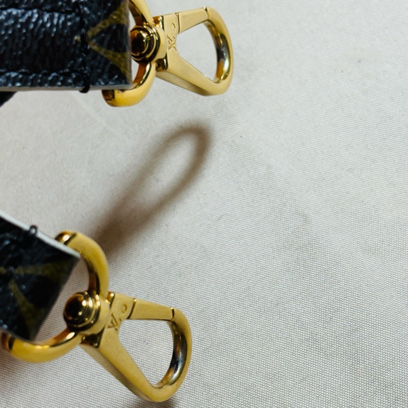 ‼️全台最甜 超美閒置 LV 路易威登 Louis Vuitton 老花桃紅雙面用寬背帶/肩帶-8