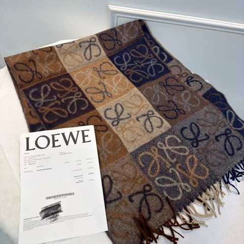 ‼️ Loewe經典老花頸巾 Loewe啡色系頸巾
