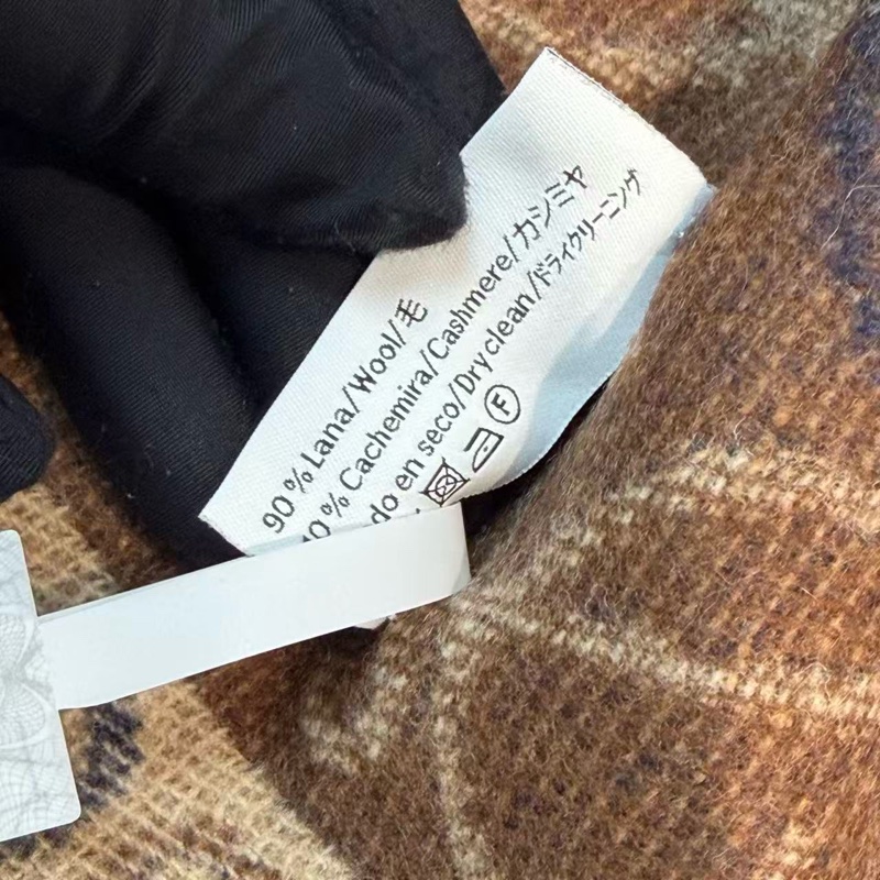 ‼️ Loewe經典老花頸巾 Loewe啡色系頸巾-2