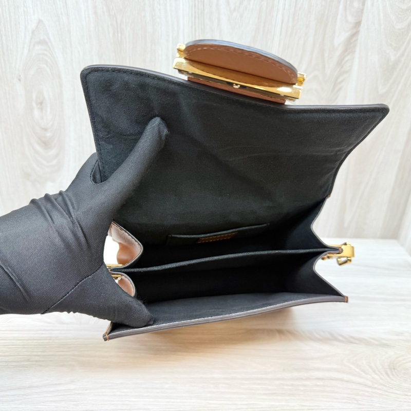 LV雙色原花拼咖啡色皮革金釦mini達芙妮M44580-6