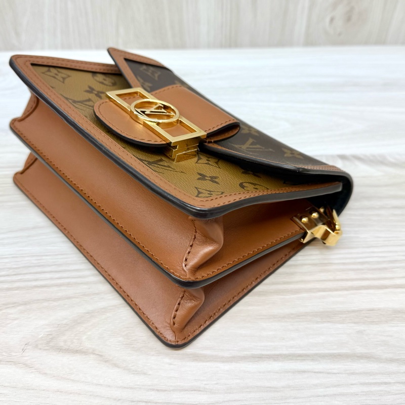 LV雙色原花拼咖啡色皮革金釦mini達芙妮M44580-14