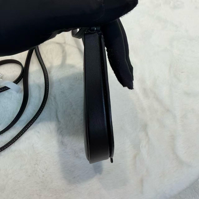 Loewe calfskin heel pouch▪️迷你x可愛小個子最愛-7