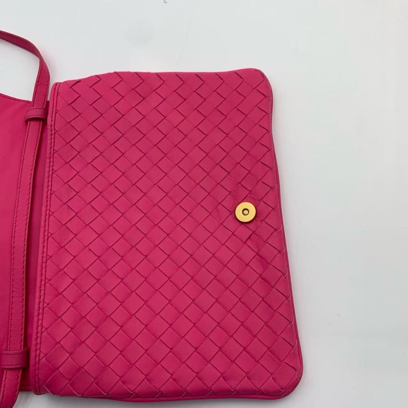 Bottega Veneta葆蝶家信封包 桃紅色牛皮 Bv經典編織物斜挎包【過年紅噹噹精選❤️🔥】-4