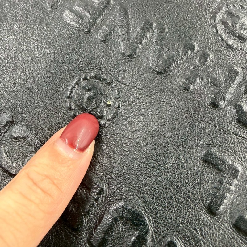 Chanel黑牛皮字母壓印銀拉鍊托特肩背包-16