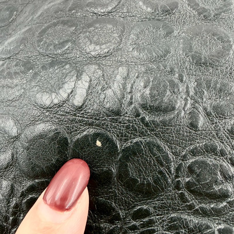 Chanel黑牛皮字母壓印銀拉鍊托特肩背包-17