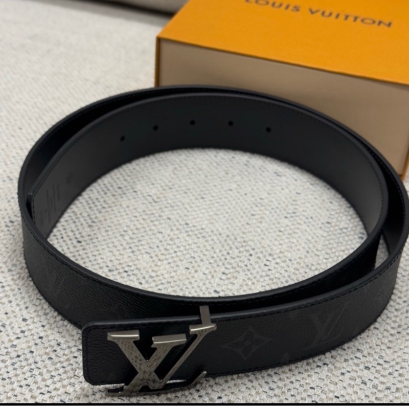 LOUIS VUITTON 標誌字母壓花平滑扣 Pyramide 牛皮金屬帆布 皮帶男款 黑色寬4cm-2