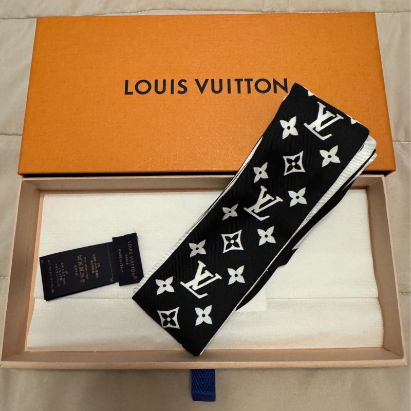 日本福岡大丸百貨購入Lv絲巾-0