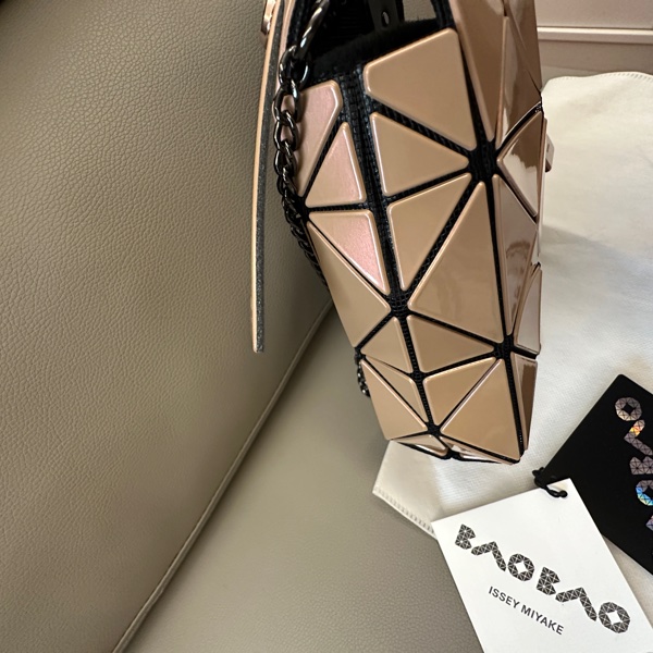 Issey Miyake 三宅一生 Carat 3x3-8