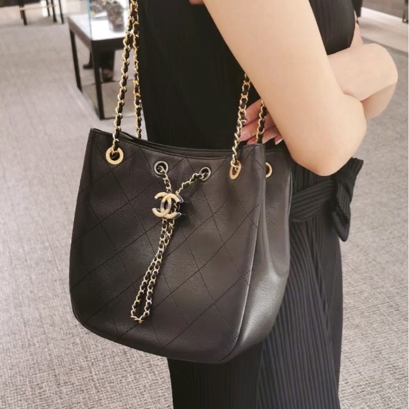 ✨Chanel 黑色牛皮hobo 嬉皮水桶包 99新 有保卡🖤-1