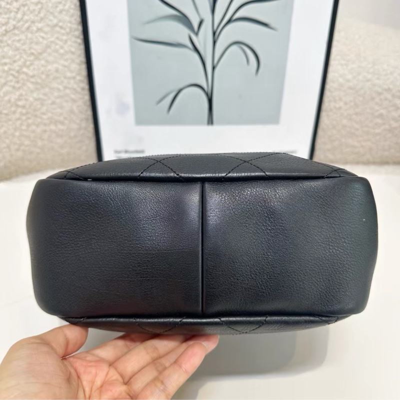 ✨Chanel 黑色牛皮hobo 嬉皮水桶包 99新 有保卡🖤-6