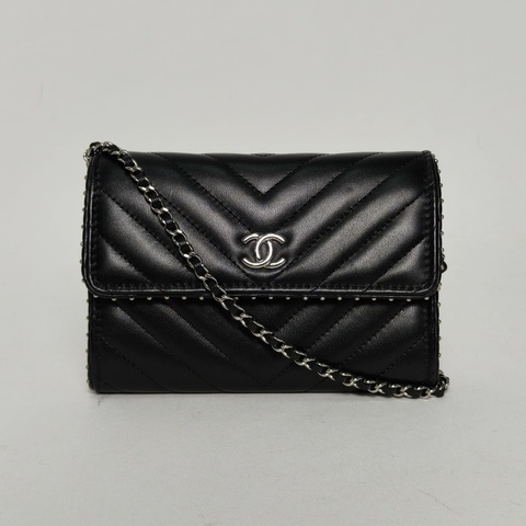 CHANEL 黑色羊皮26開銀扣CFWOC季節款鉚釘mini肩背包