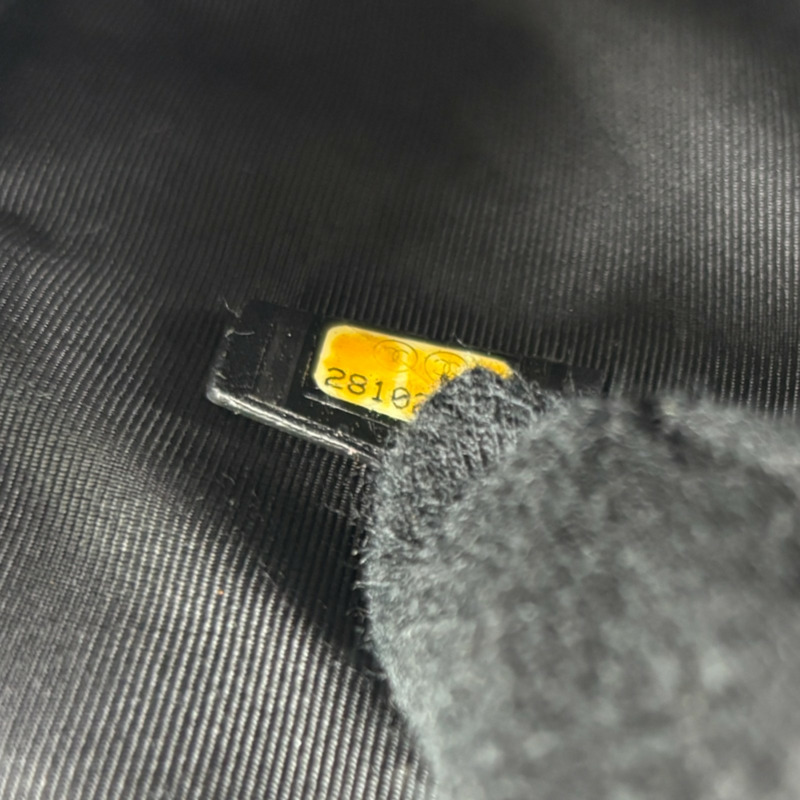 金色 牛皮 O CASE 手拿包 肩背包 金釦 【CHANEL 香奈兒】-7