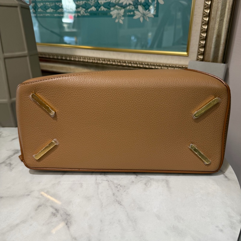 Loewe 焦糖色粒面牛皮金釦中號Puzzle Edge手提肩斜背包A510P49-2