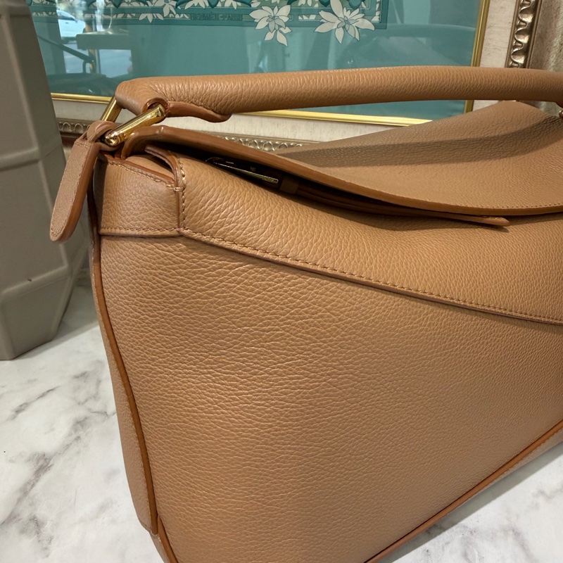 Loewe 焦糖色粒面牛皮金釦中號Puzzle Edge手提肩斜背包A510P49-4