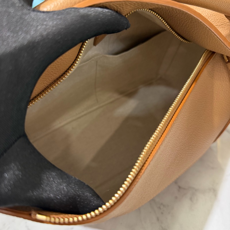 Loewe 焦糖色粒面牛皮金釦中號Puzzle Edge手提肩斜背包A510P49-6