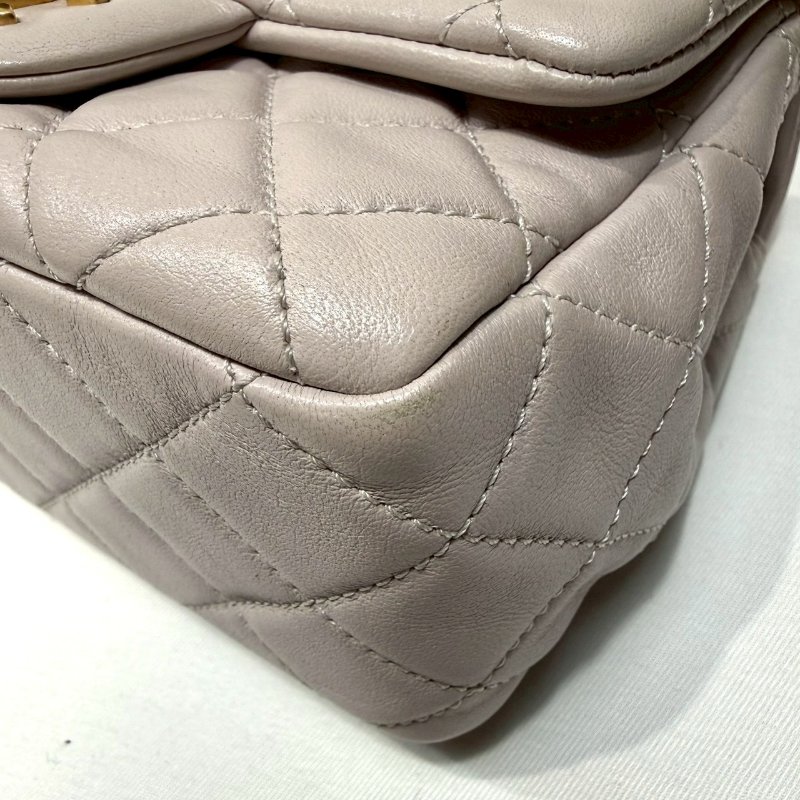 CHANEL 淡紫灰金球方胖-8