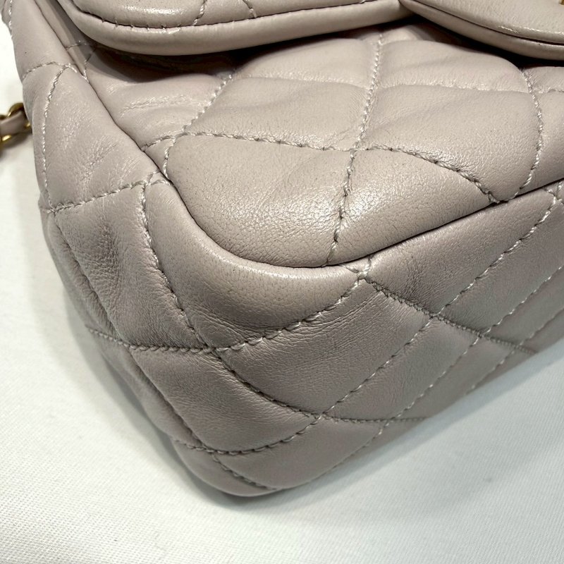 CHANEL 淡紫灰金球方胖-9