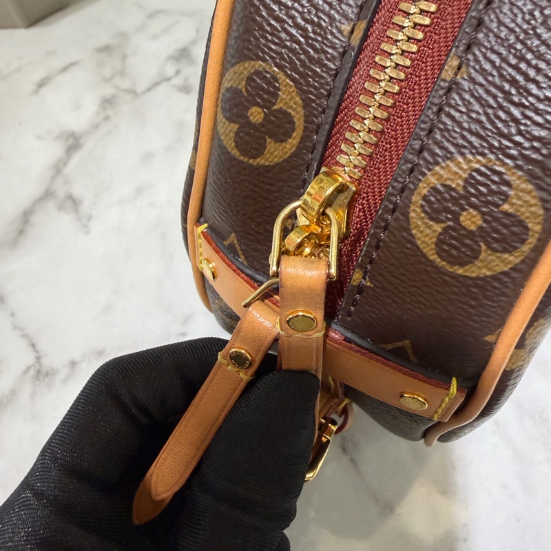 LV 原花Boite Chapeau Souple MM金釦肩斜背圓餅包M52294-8