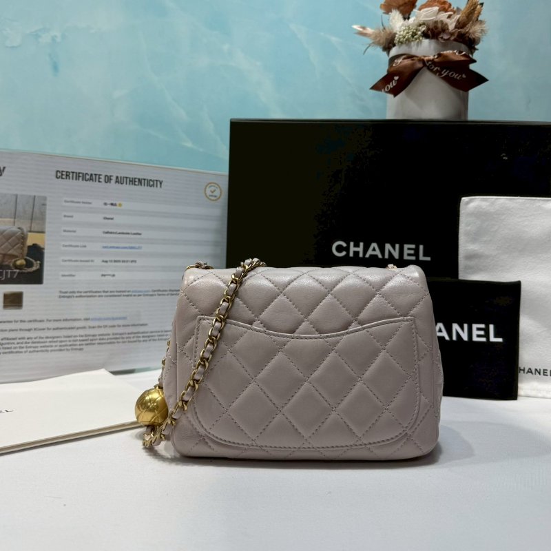 CHANEL 淡紫灰金球方胖-1