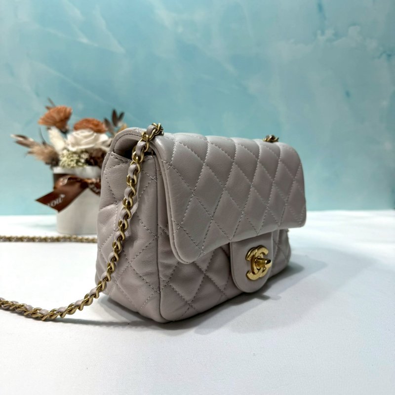 CHANEL 淡紫灰金球方胖-2