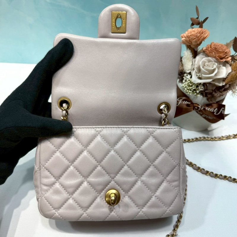 CHANEL 淡紫灰金球方胖-4
