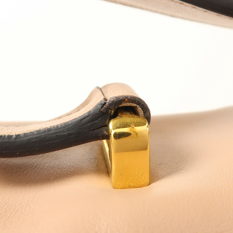 Miu Miu 牛皮皮革2 Way Shoulder金扣手挽肩背兩用袋-23