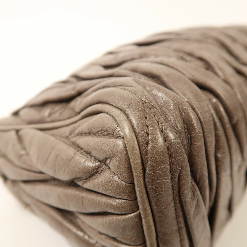 Miu Miu 牛皮皮革Shoulder Bag金扣肩背袋-10