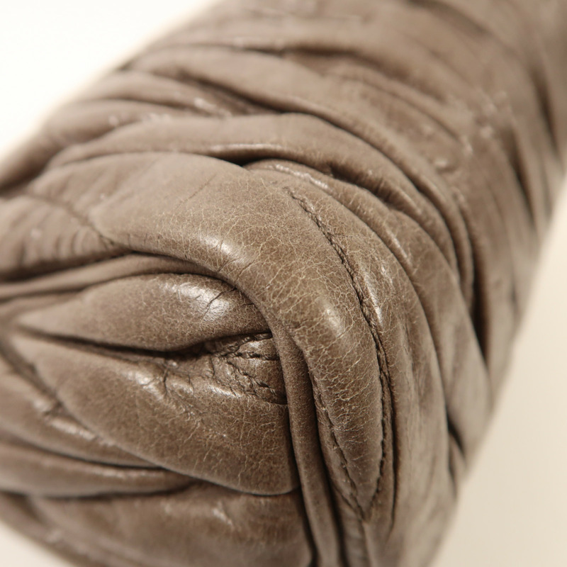 Miu Miu 牛皮皮革Shoulder Bag金扣肩背袋-12