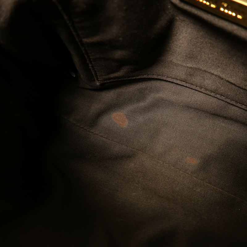 Miu Miu 牛皮皮革Shoulder Bag金扣肩背袋-19