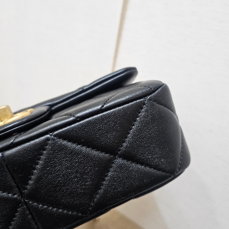 [平台最甜❣️新年甜價出回饋🧧] Chanel 黑羊皮霧金釦CF20珍珠下蓋肩斜背包-7