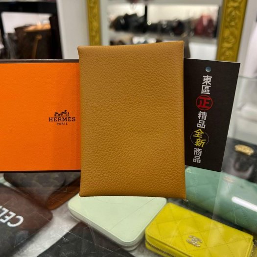 東區正精品㊣ HERMES Calvi duo全新愛馬仕芝麻色全皮銀釦子多層卡片夾零錢包 B刻 RZ4557-0