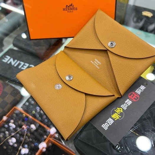 東區正精品㊣ HERMES Calvi duo全新愛馬仕芝麻色全皮銀釦子多層卡片夾零錢包 B刻 RZ4557-2