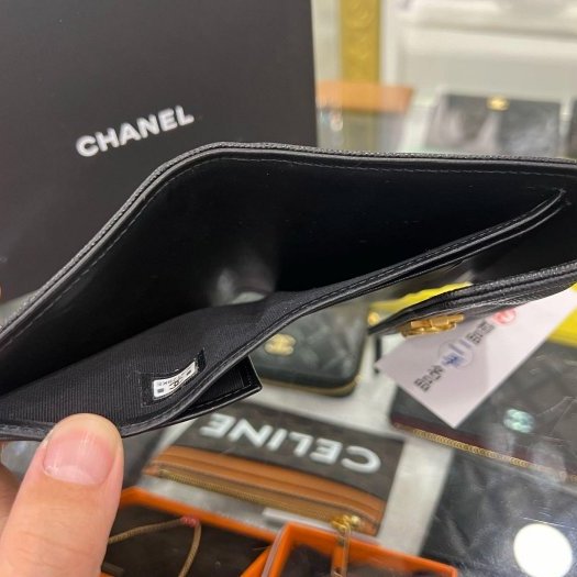 東區正精品㊣CHANEL BOY A80734 香奈兒黑色荔皮牛皮霧金釦釦式後零錢袋中短夾 RZ4516-6