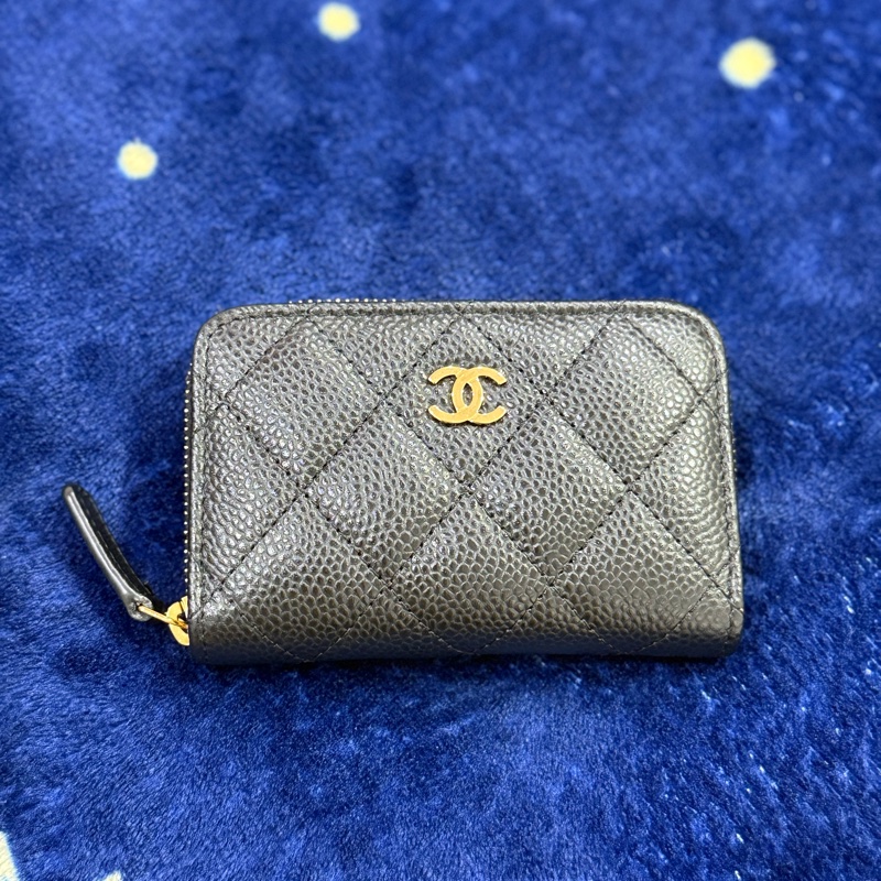 香奈兒 荔枝牛皮 ㄇ字零錢包 黑金 Chanel零錢包-0
