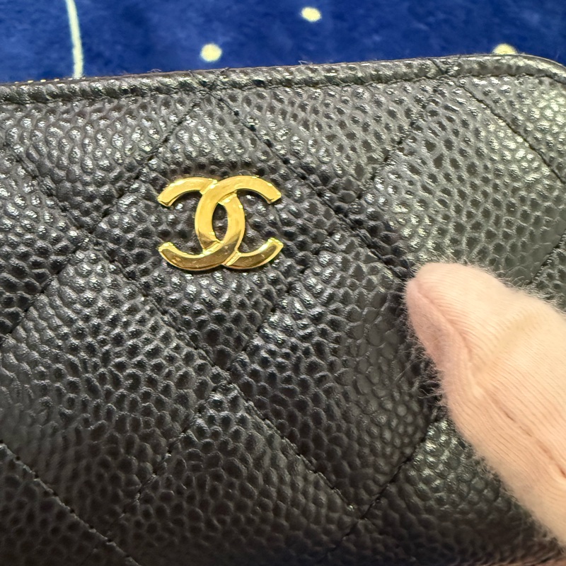 香奈兒 荔枝牛皮 ㄇ字零錢包 黑金 Chanel零錢包-2