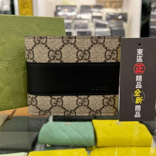 東區正精品㊣GUCCI 451240 全新PVC黑色皮革8卡對開短夾 RZ4452-0