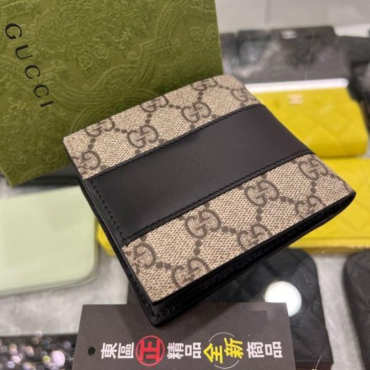 東區正精品㊣GUCCI 451240 全新PVC黑色皮革8卡對開短夾 RZ4452-4