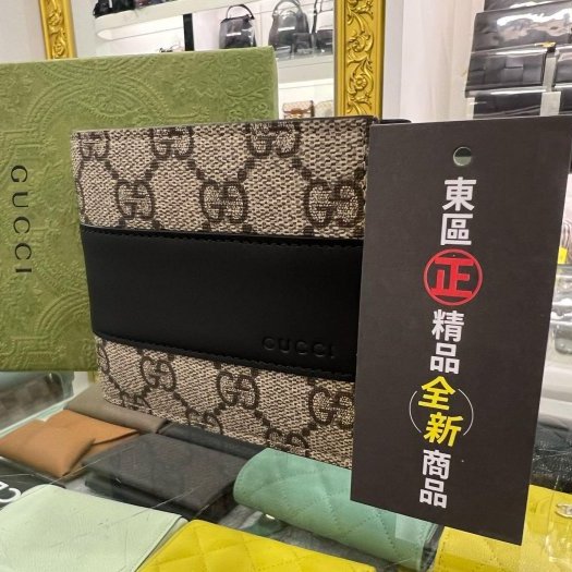 東區正精品㊣GUCCI 451240 全新PVC黑色皮革8卡對開短夾 RZ4452-6