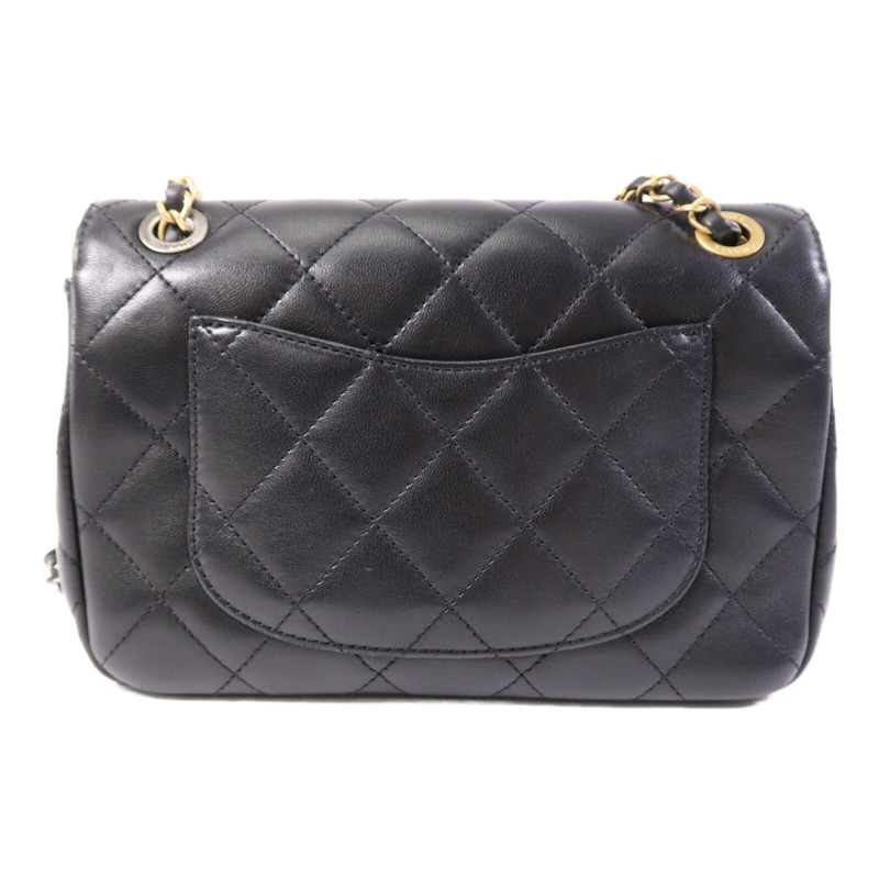 CHANEL 羊皮皮革Pearl Hairpin Badge鏈帶肩背袋-1