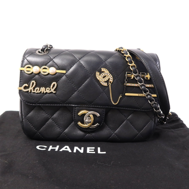 CHANEL 羊皮皮革Pearl Hairpin Badge鏈帶肩背袋-8