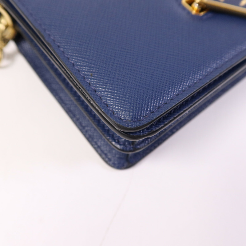 PRADA 牛皮皮革Shoulder Bag金扣鏈帶肩背袋-11