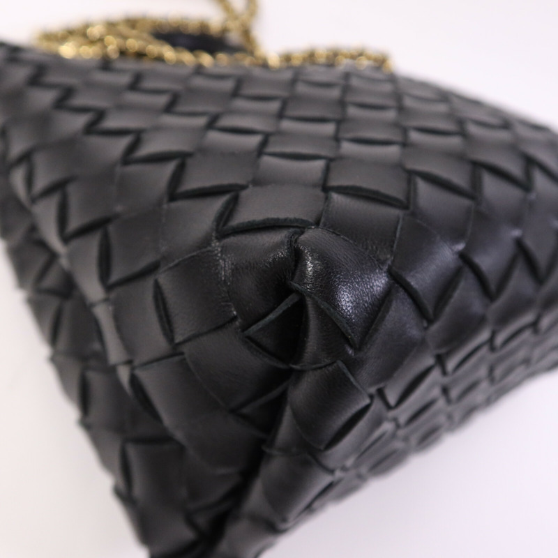 BOTTEGA VENETA 羊皮皮革Andiamo Small金扣鏈帶手挽肩背兩用袋-10