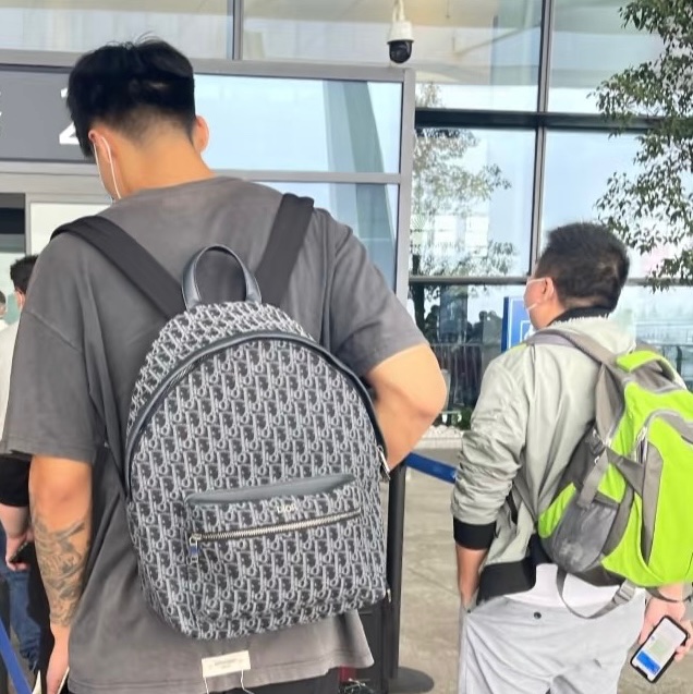 迪奧DIOR 近全新後背包書包經典牛仔藍丹寧藍緹花後背包-17