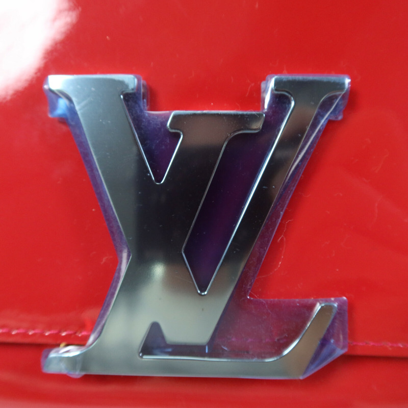 LOUIS VUITTON Monogram Vernis Louise EW金扣手拿包-6