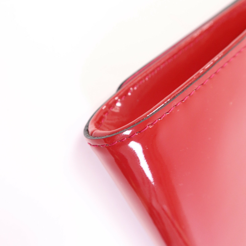 LOUIS VUITTON Monogram Vernis Louise EW金扣手拿包-11