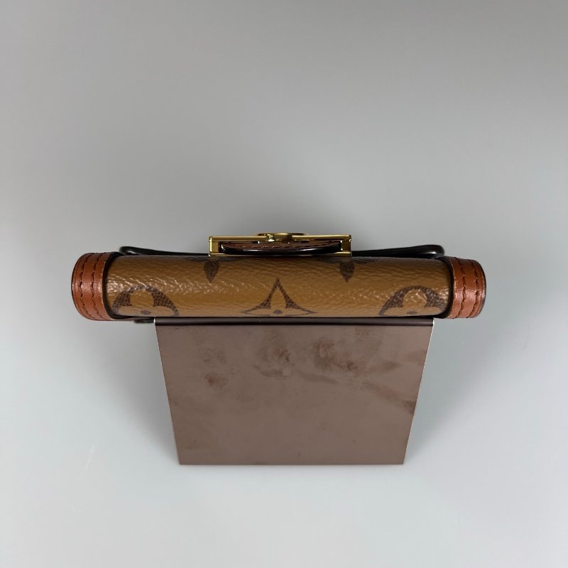 LV M68725/晶片款 達芙妮Dauphine短夾-4