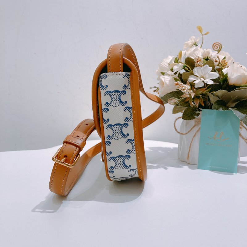 TW4696 Celine 塞琳 斜背包 白藍凱旋門 Triomphe Canvas Mini Besace-3