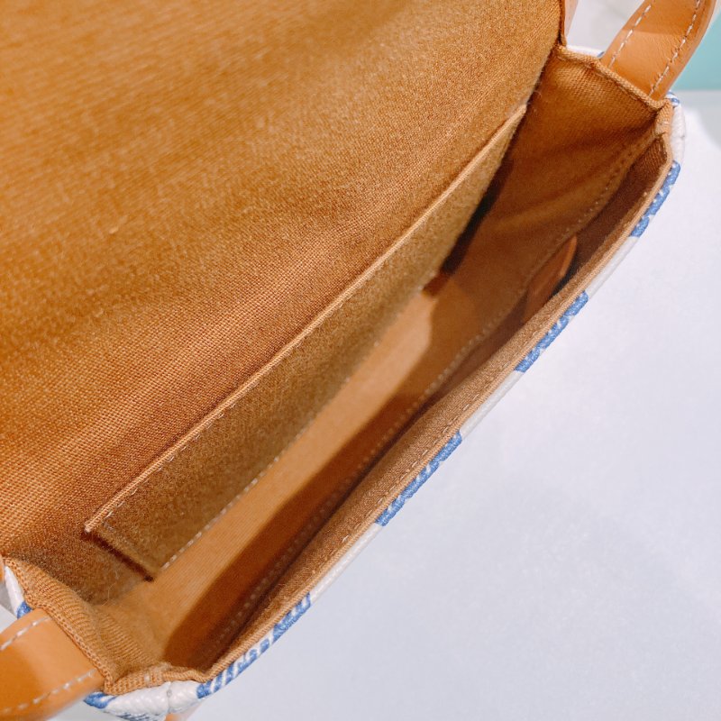 TW4696 Celine 塞琳 斜背包 白藍凱旋門 Triomphe Canvas Mini Besace-11